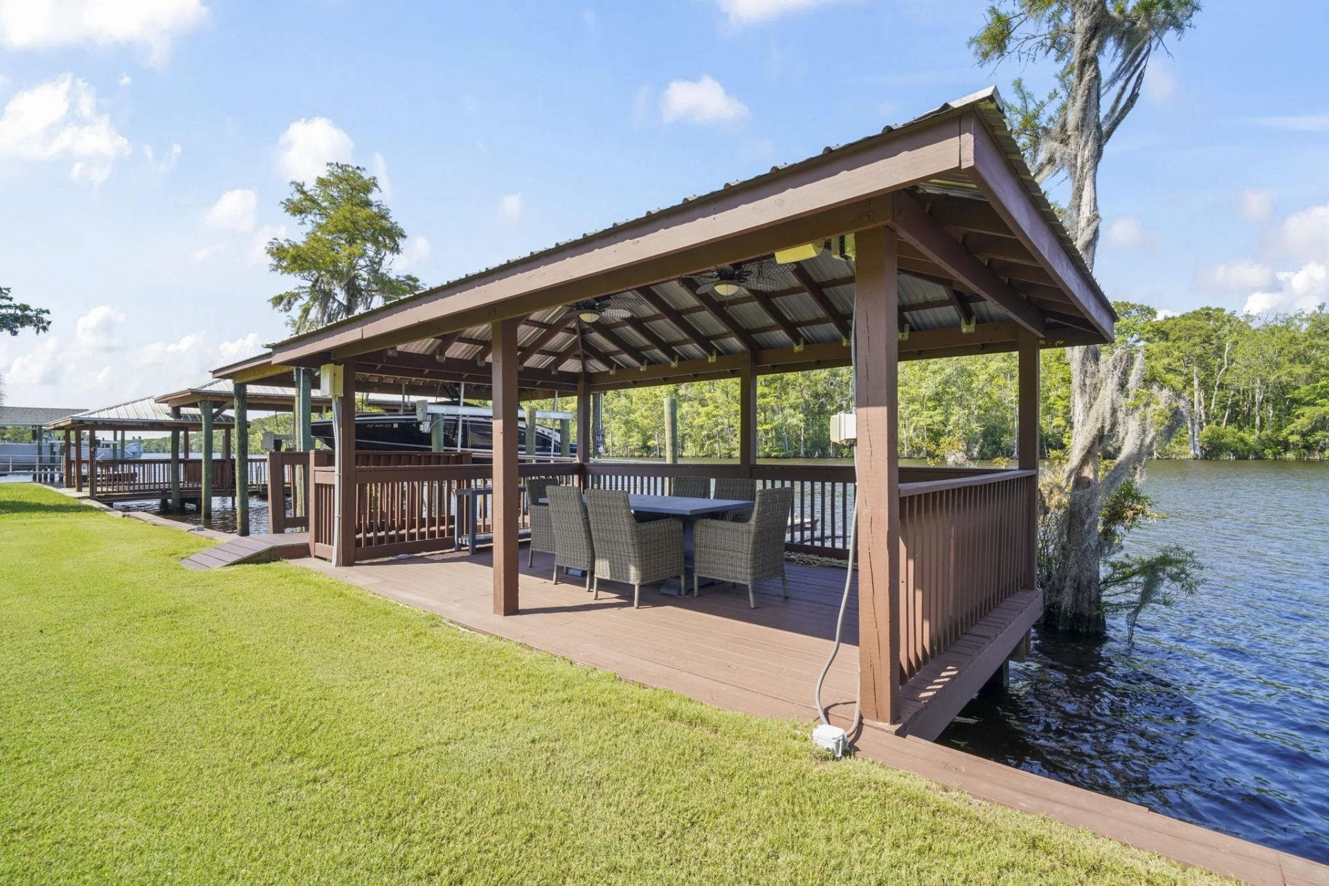 480 River Front N  Photo 17