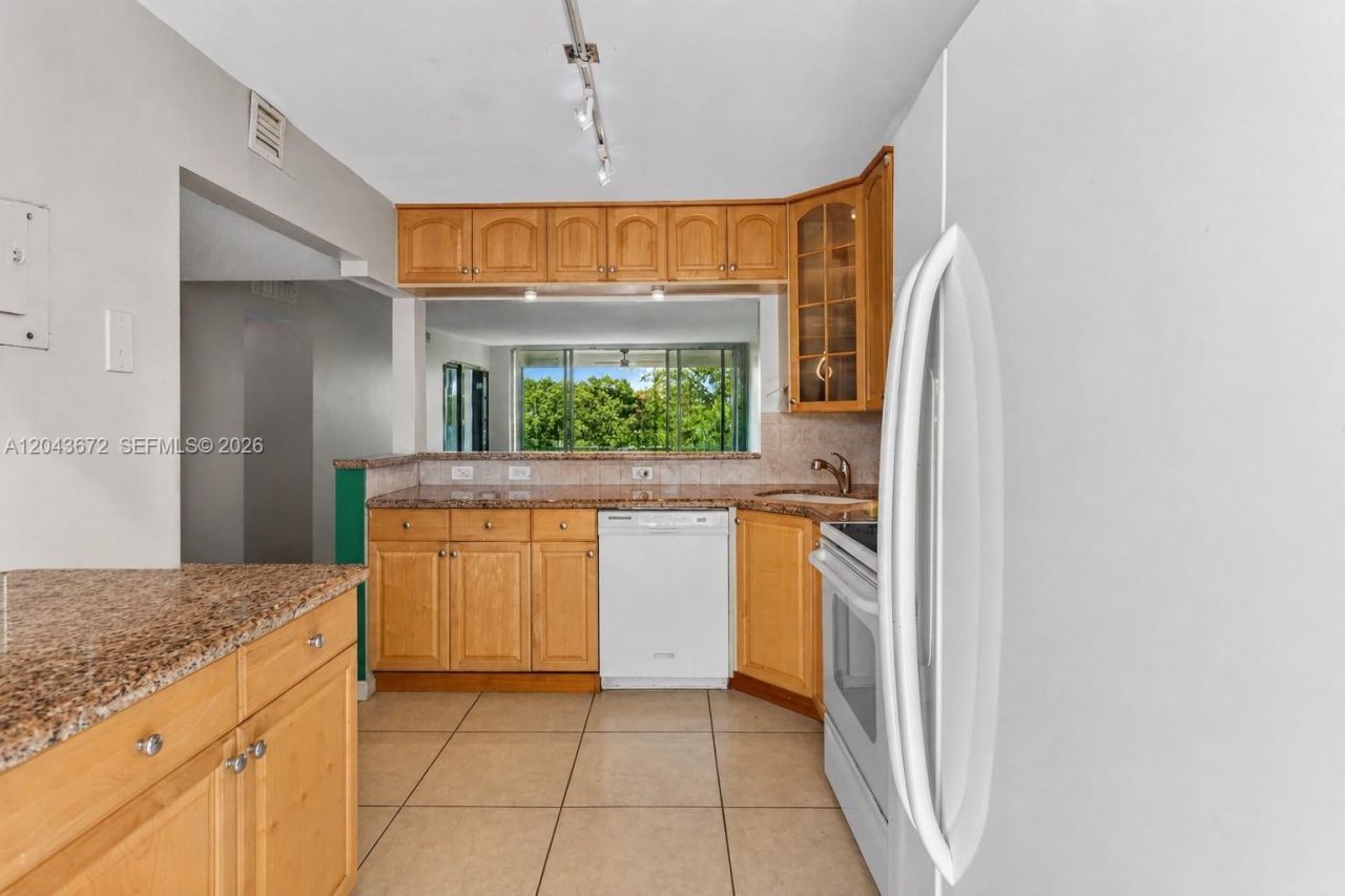 3010 N Course Dr , Unit 510, Pompano Beach, FL 33069 Photo