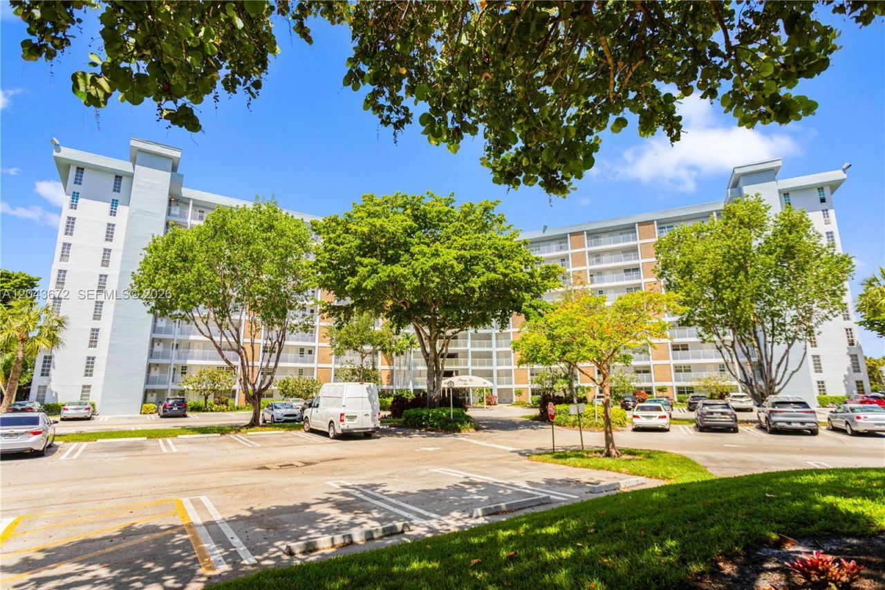 3010 N Course Dr , Unit 510, Pompano Beach, FL 33069 Photo