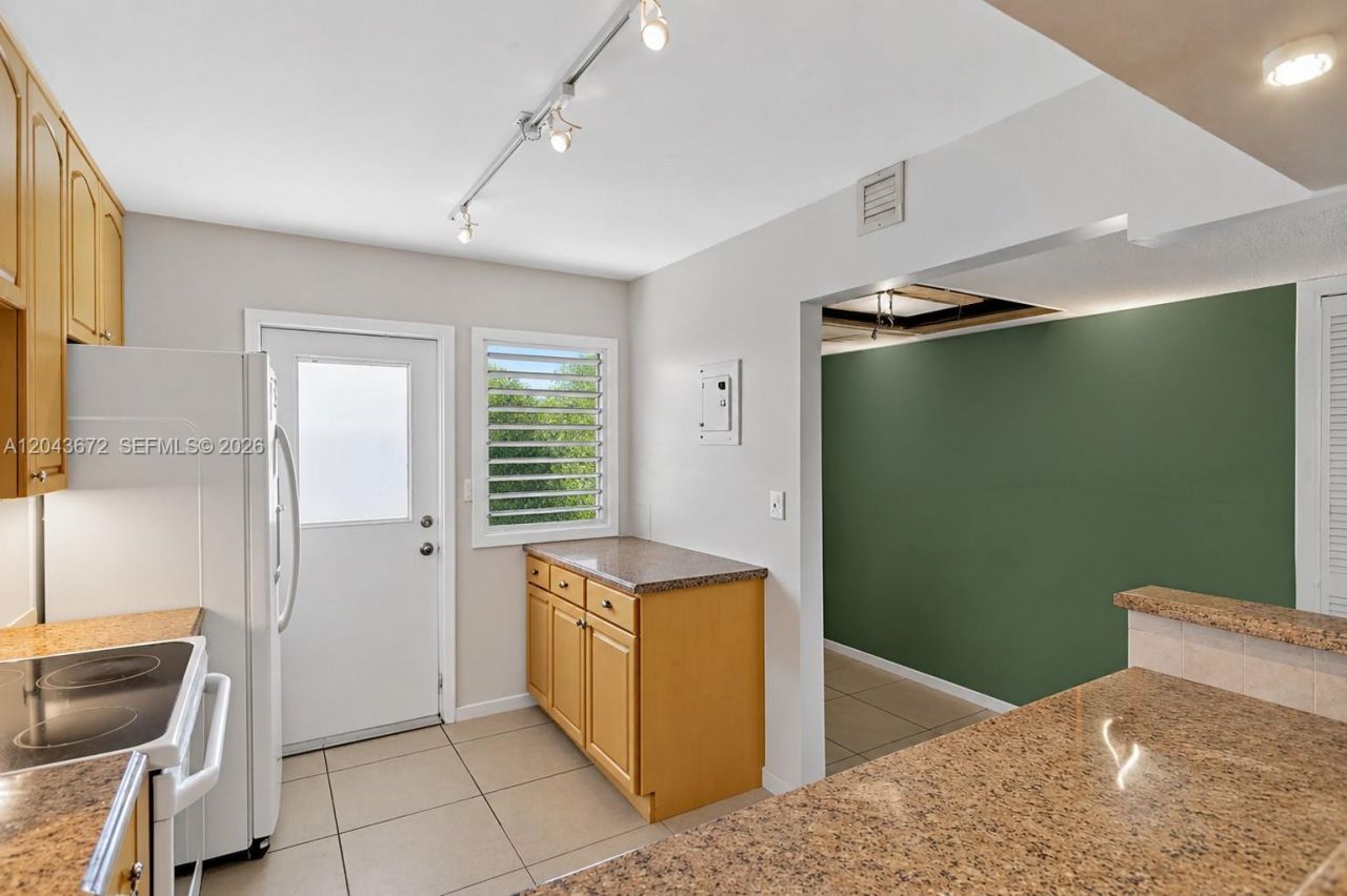 3010 N Course Dr , Unit 510, Pompano Beach, FL 33069 Photo