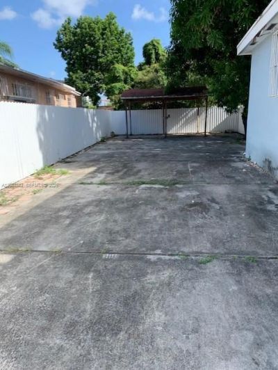 2194 NW 18th Ter, Miami, FL 33125 Photo