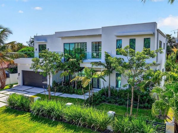 2015 NE 4th Ave, Wilton Manors, FL 33305