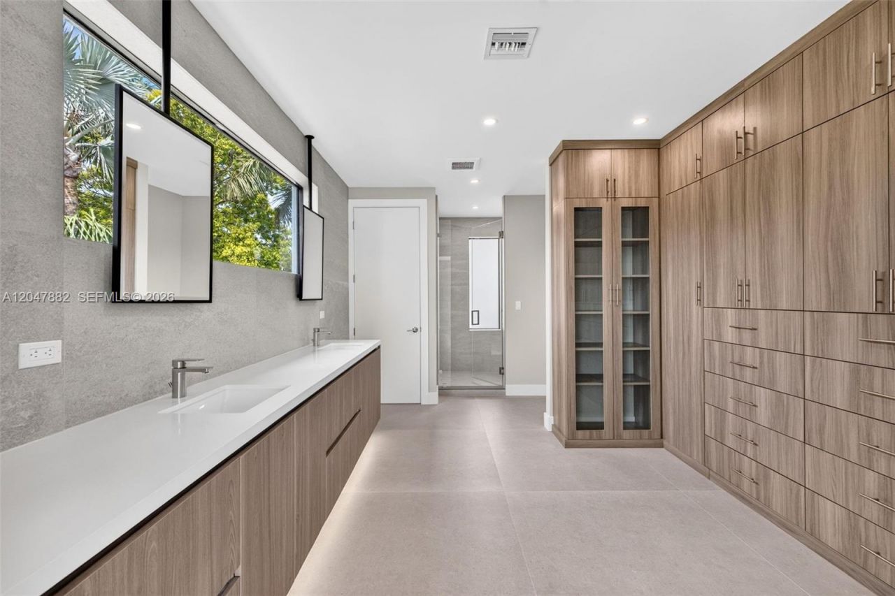 2015 NE 4th Ave, Wilton Manors, FL 33305 Photo