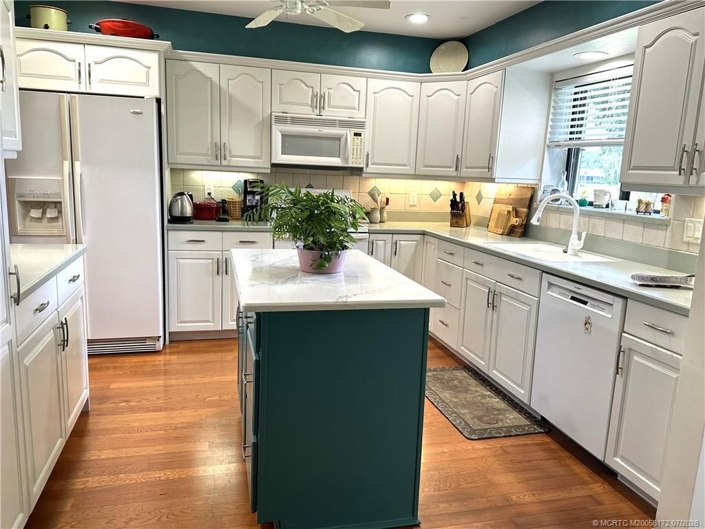 2390 Bobalink Court Sw, Palm City, FL 34990 Photo