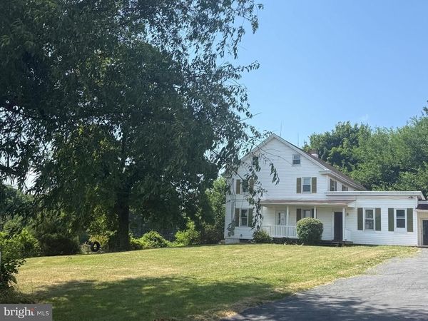 1001 SCHOOL HOUSE LANE, LEWISBERRY, PA 17339