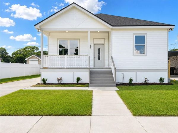 22 KEANE Drive , Chalmette, LA 70043