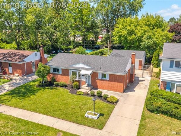 1174 S Dowling Street, Westland, MI 48186