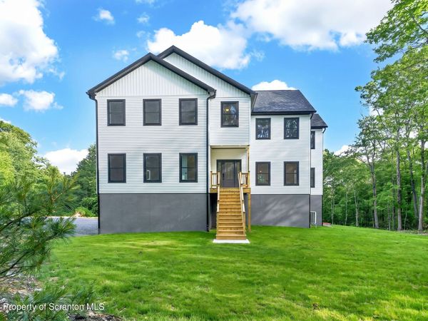 99 Woodland Drive, Jefferson Twp, PA 18436