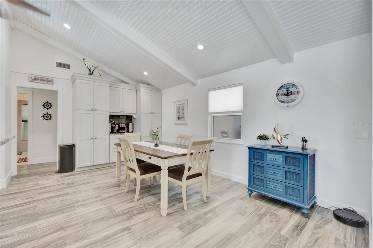 514 Key Royale Drive, Bradenton Beach, FL 34217 Photo