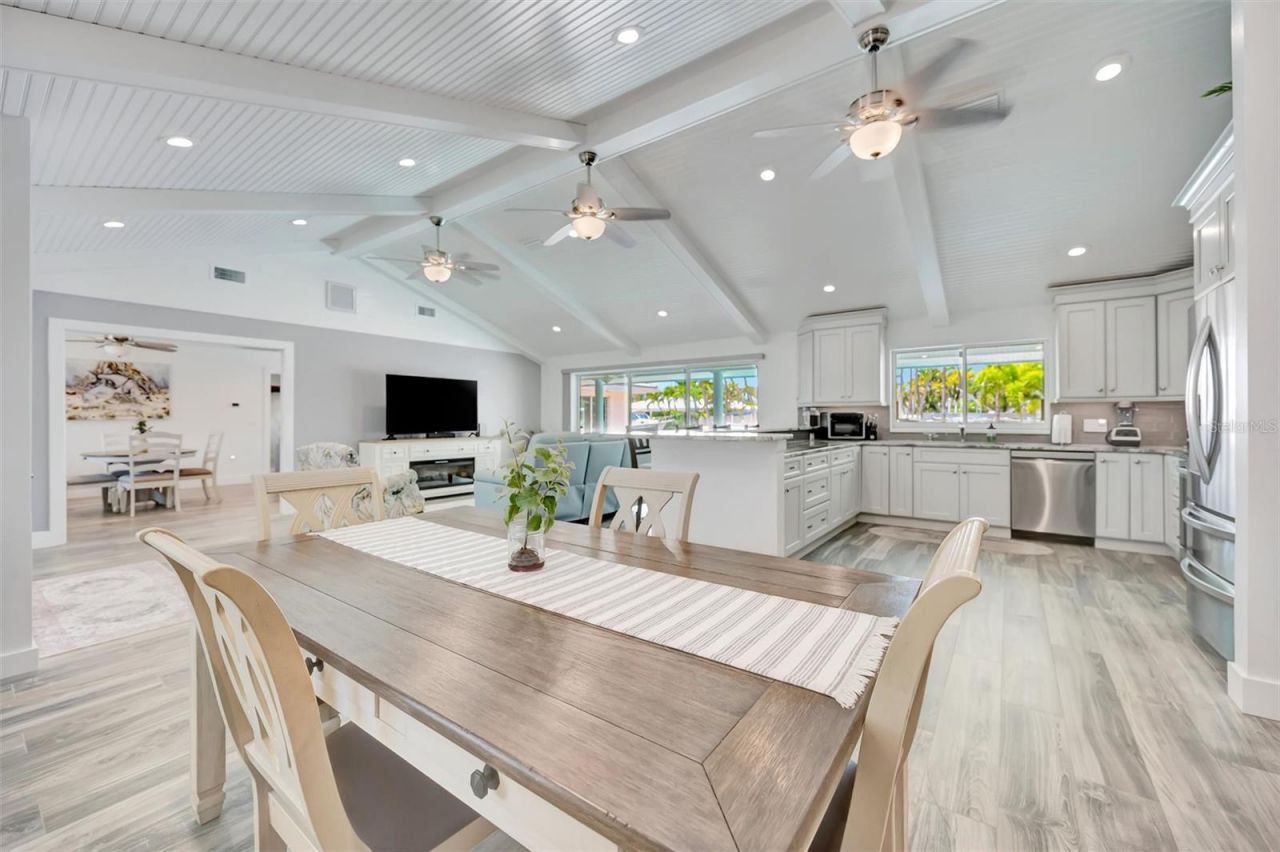 514 Key Royale Drive, Bradenton Beach, FL 34217 Photo