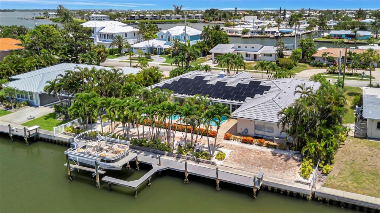 514 Key Royale Drive, Bradenton Beach, FL 34217 Photo