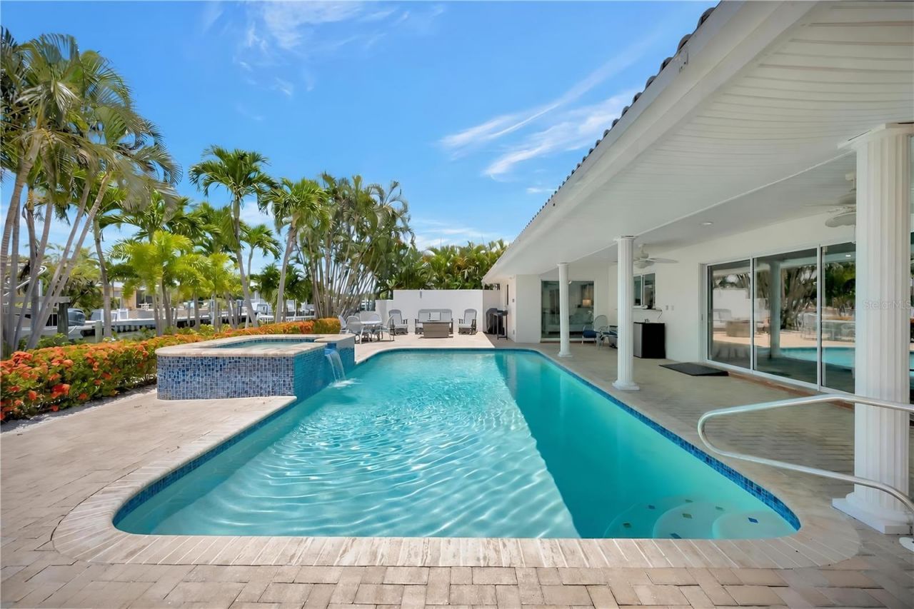 514 Key Royale Drive, Bradenton Beach, FL 34217 Photo