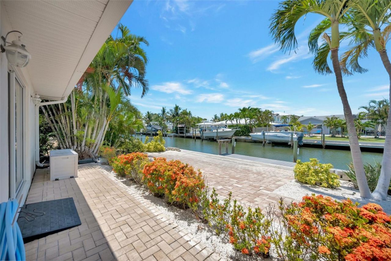 514 Key Royale Drive, Bradenton Beach, FL 34217 Photo