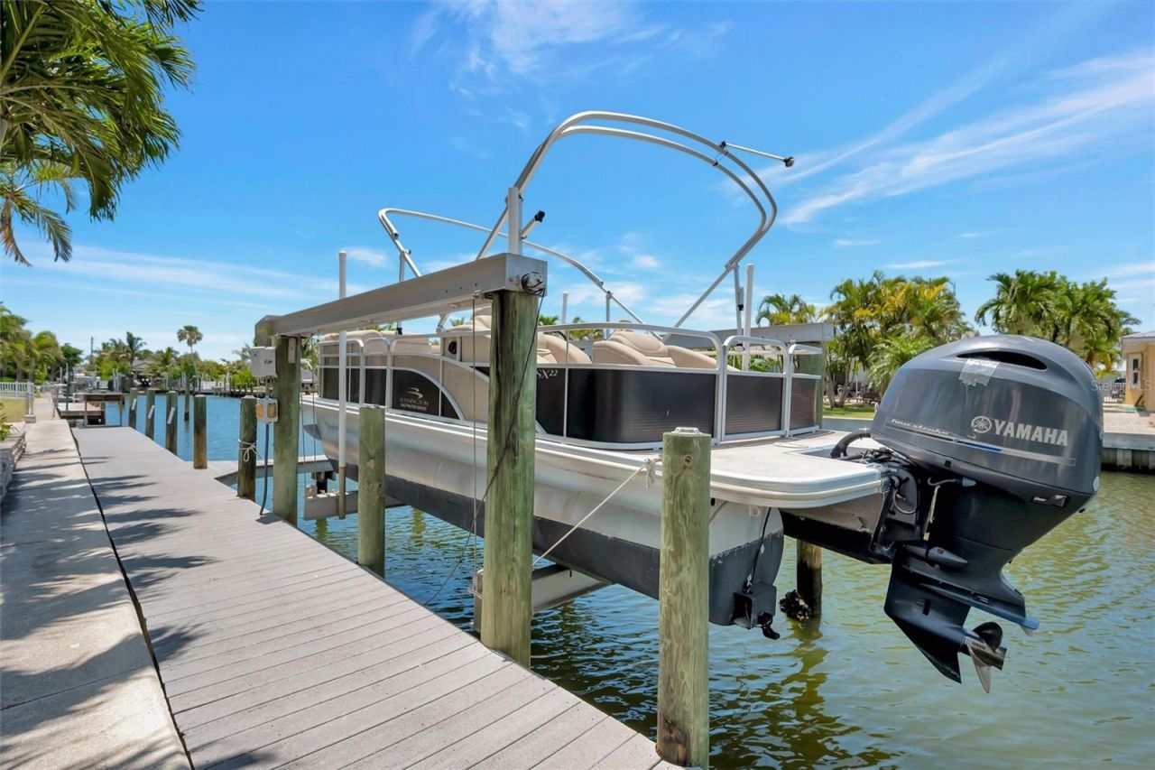 514 Key Royale Drive, Bradenton Beach, FL 34217 Photo