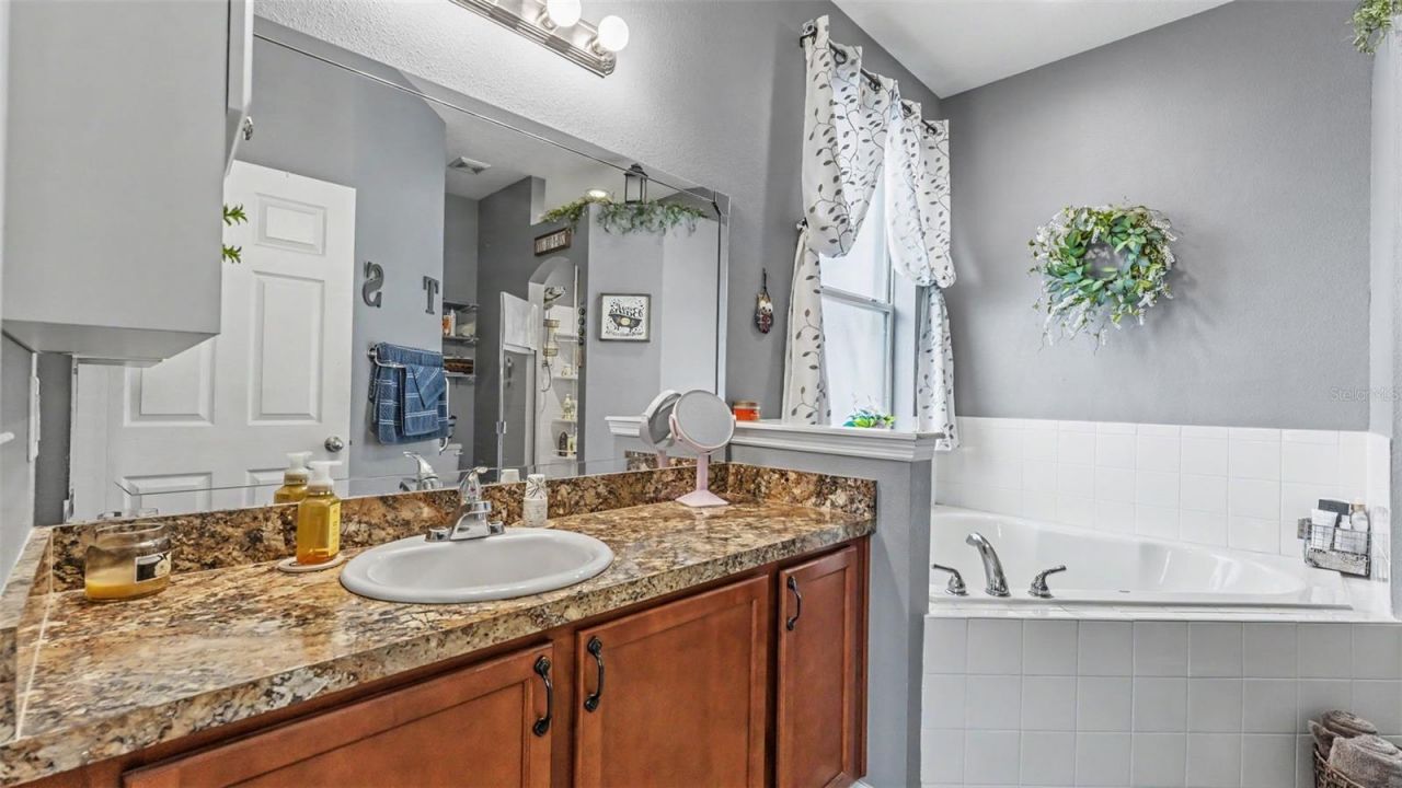 1053 Krenson Woods Road , Lakeland, FL 33813 Photo