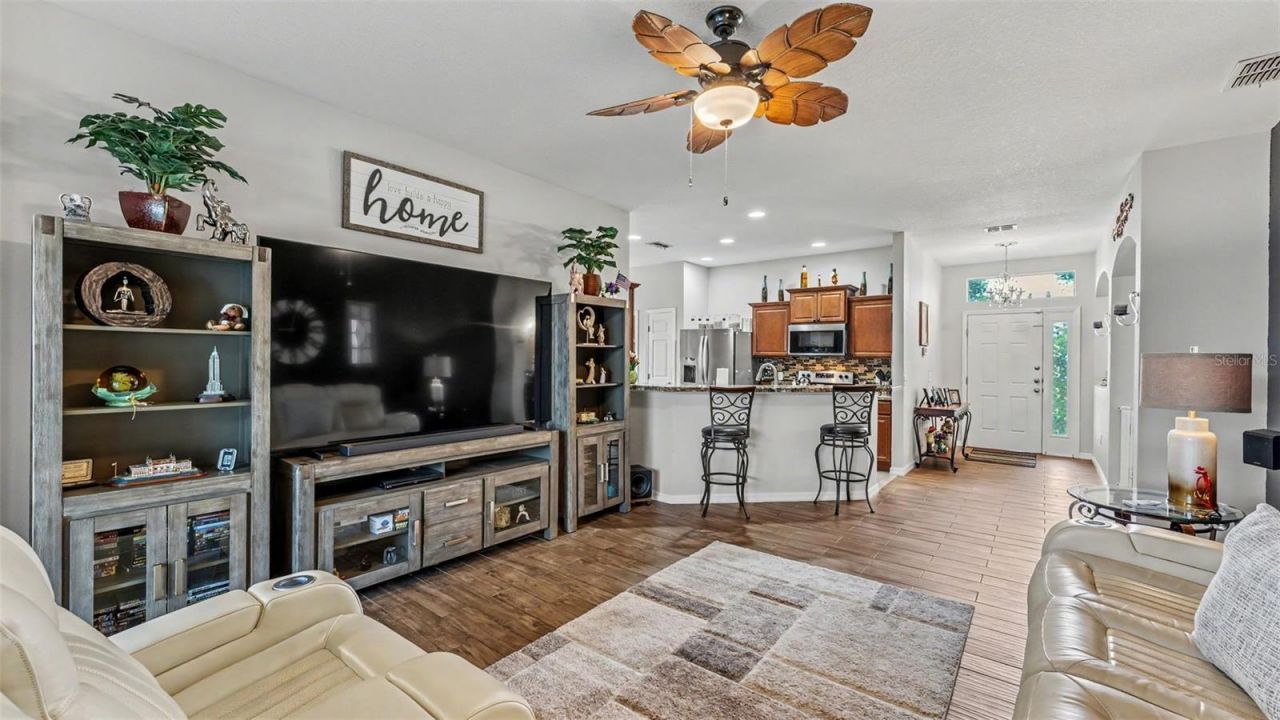 1053 Krenson Woods Road , Lakeland, FL 33813 Photo