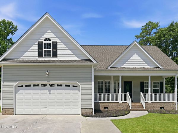 204 Wedgefield Circle , Maple Hill, NC 28454