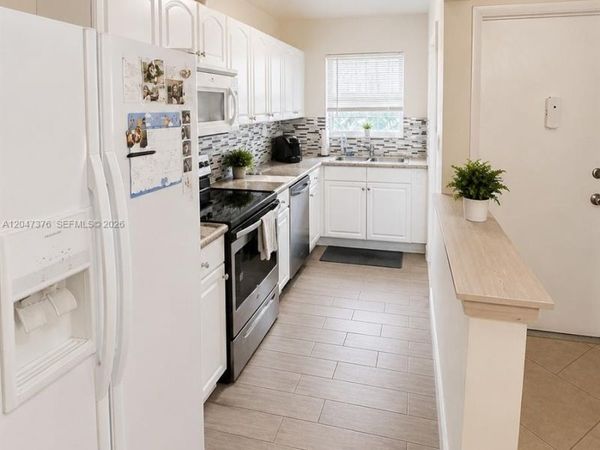 270 E Layne Blvd , Unit 110, Hallandale Beach, FL 33009