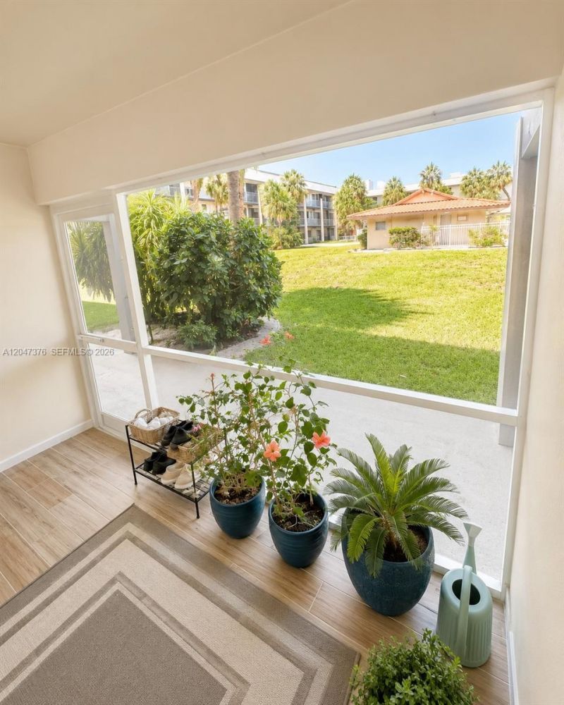 270 E Layne Blvd , Unit 110, Hallandale Beach, FL 33009 Photo