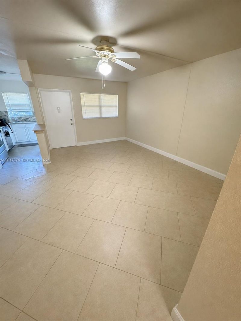 270 E Layne Blvd , Unit 110, Hallandale Beach, FL 33009 Photo