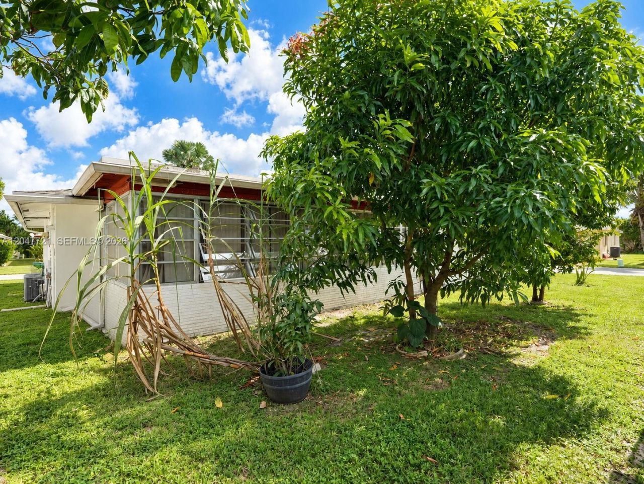 4401 NW 43rd Ter, Tamarac, FL 33319 Photo