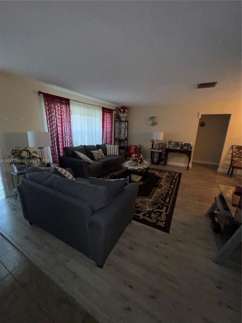 4401 NW 43rd Ter , Tamarac, FL 33319 Photo