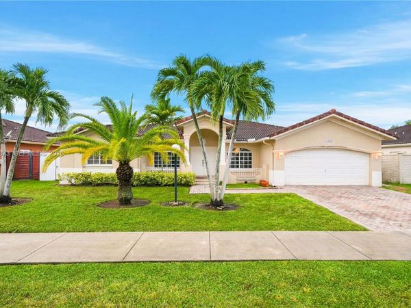 15059 SW 33rd Ter, Miami, FL 33185
