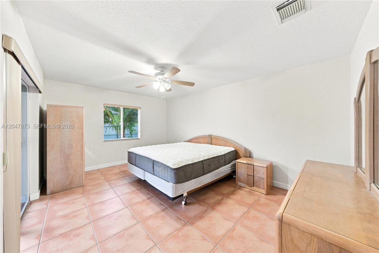 15059 SW 33rd Ter, Miami, FL 33185 Photo