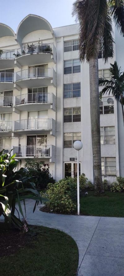 496 NW 165th Street Rd , Unit 608, Miami, FL 33169 Photo