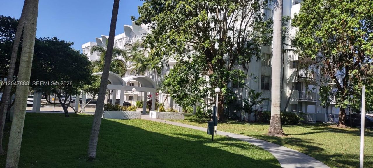 496 NW 165th Street Rd , Unit 608, Miami, FL 33169 Photo