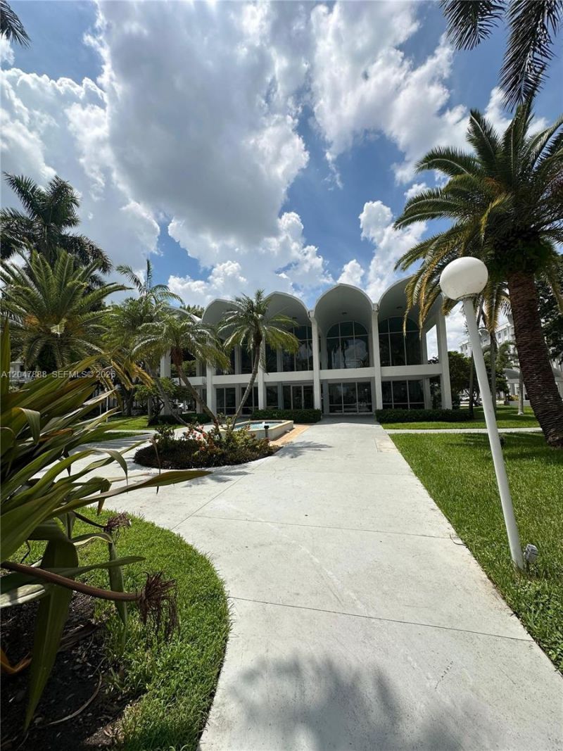 496 NW 165th Street Rd , Unit 608, Miami, FL 33169 Photo
