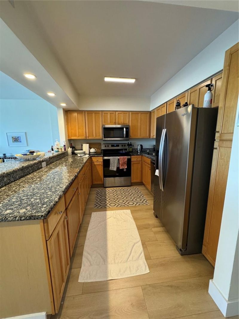5700 Collins Ave , Unit 6J, Miami Beach, FL 33140 Photo