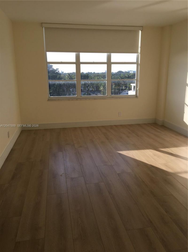 5700 Collins Ave , Unit 6J, Miami Beach, FL 33140 Photo
