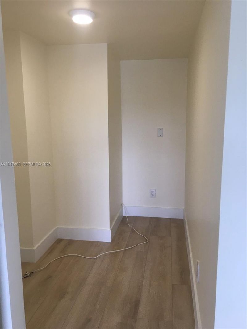 5700 Collins Ave , Unit 6J, Miami Beach, FL 33140 Photo