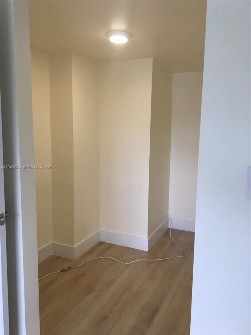 5700 Collins Ave , Unit 6J, Miami Beach, FL 33140 Photo
