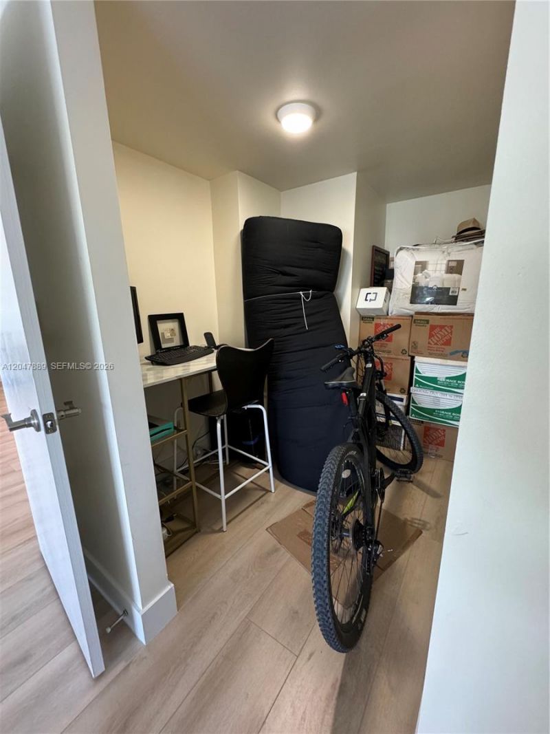 5700 Collins Ave , Unit 6J, Miami Beach, FL 33140 Photo
