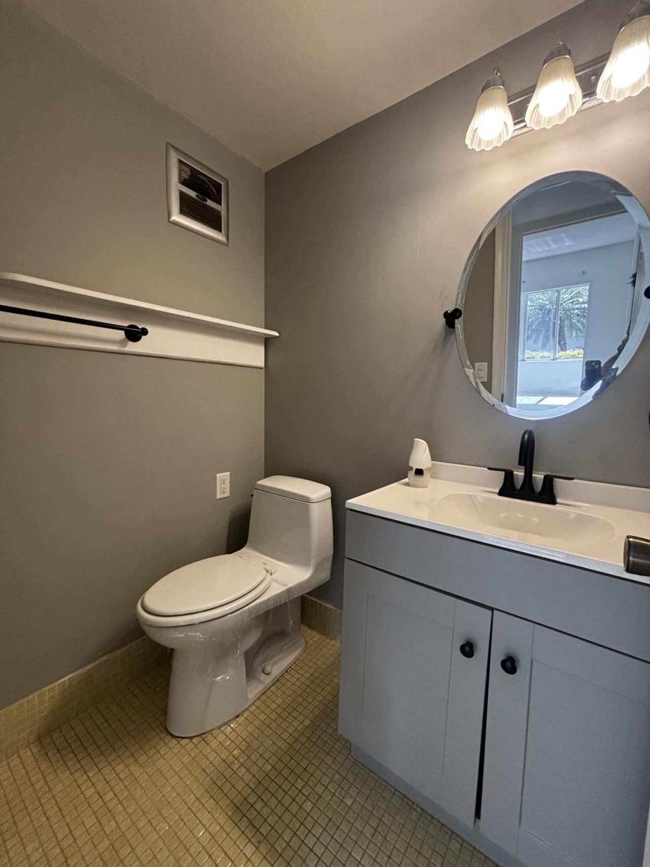 204 Salisbury I, Unit 204, West Palm Beach, FL 33417 Photo