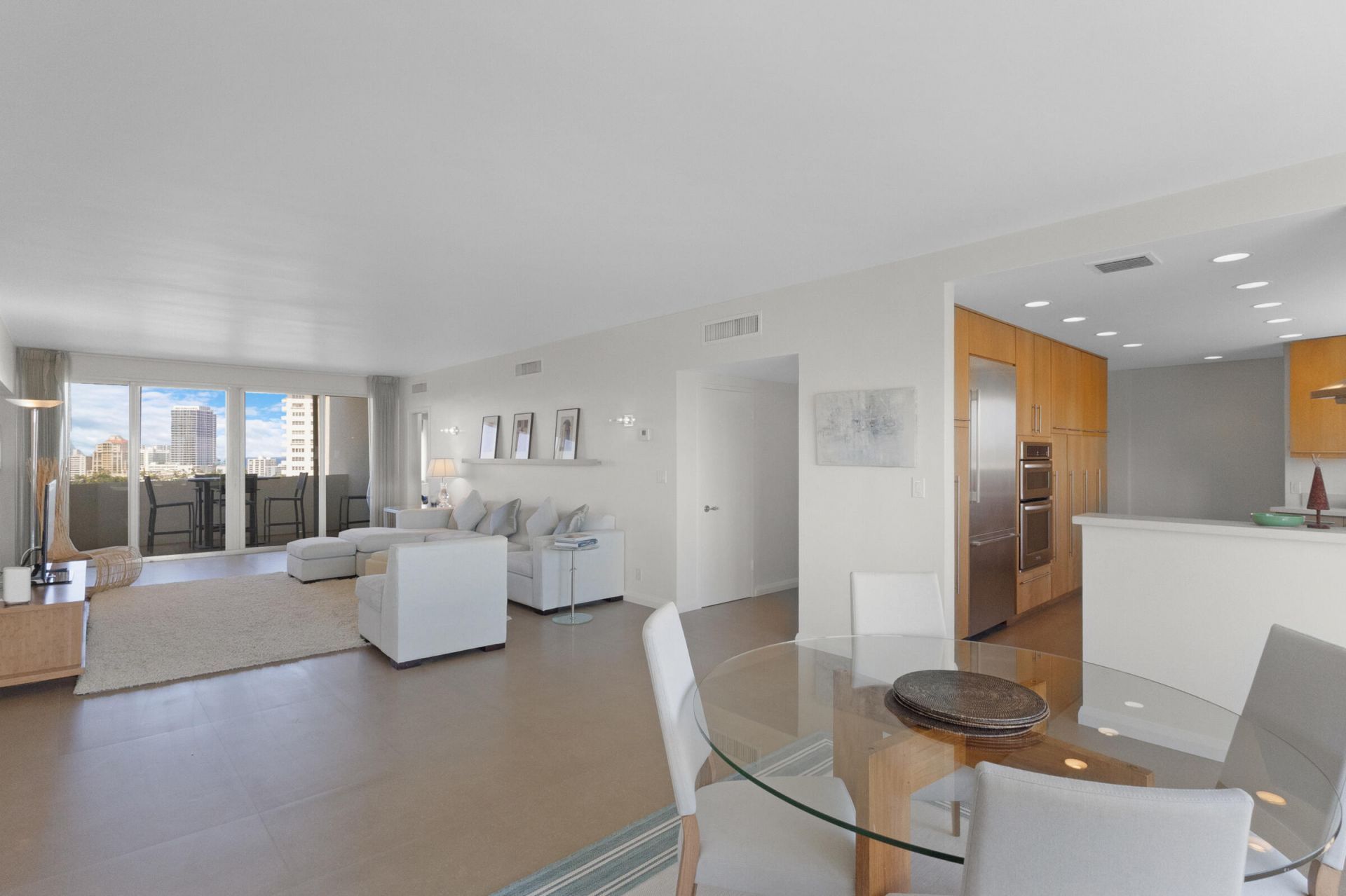 333 Sunset Drive, Unit 908, Fort Lauderdale, FL 33301 Photo