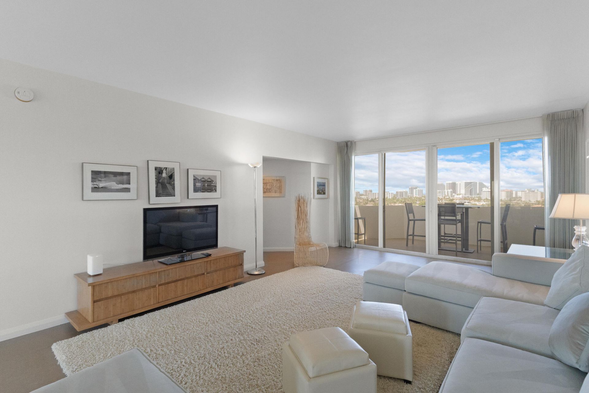 333 Sunset Drive, Unit 908, Fort Lauderdale, FL 33301 Photo