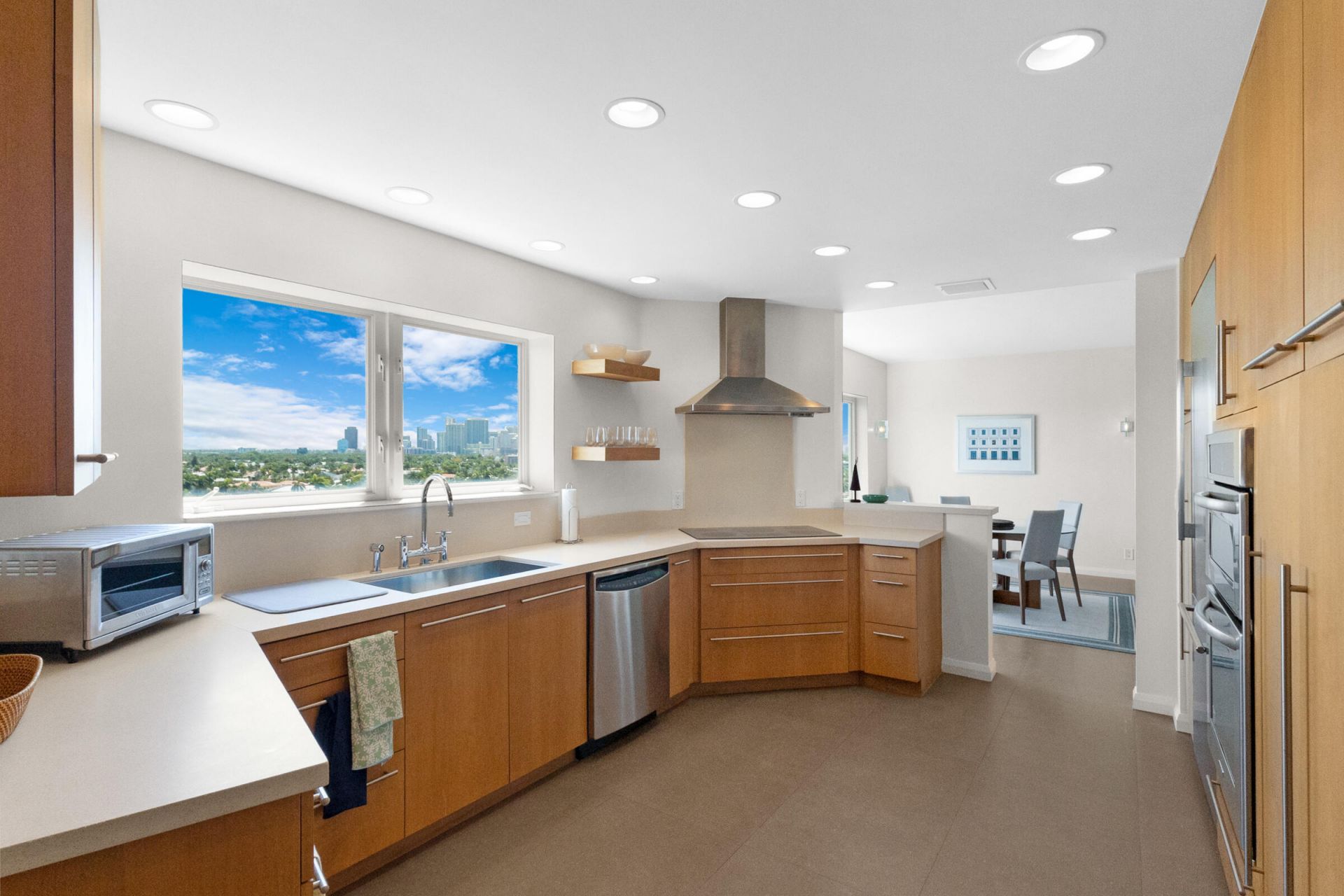 333 Sunset Drive, Unit 908, Fort Lauderdale, FL 33301 Photo
