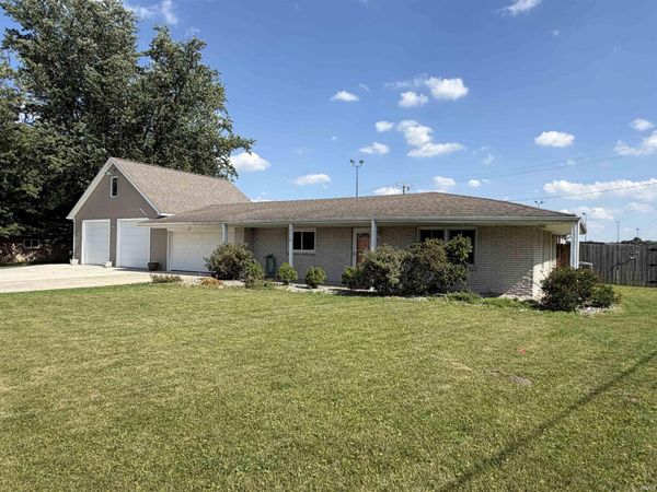 10012 Hosler Road, Leo, IN 46765