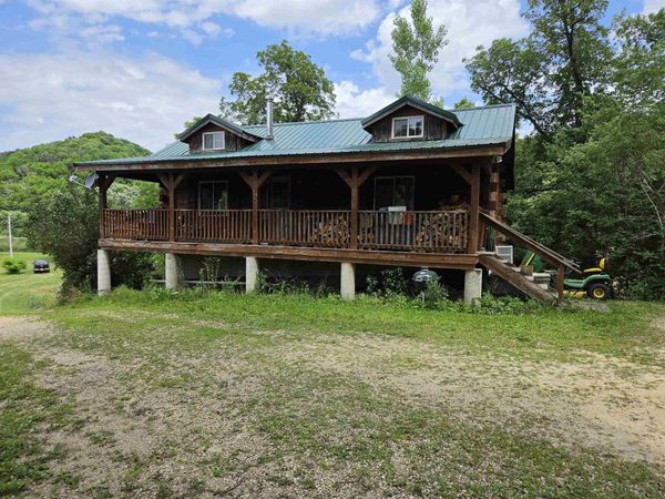 33932 Buck Creek Road , Guttenberg, IA 52052