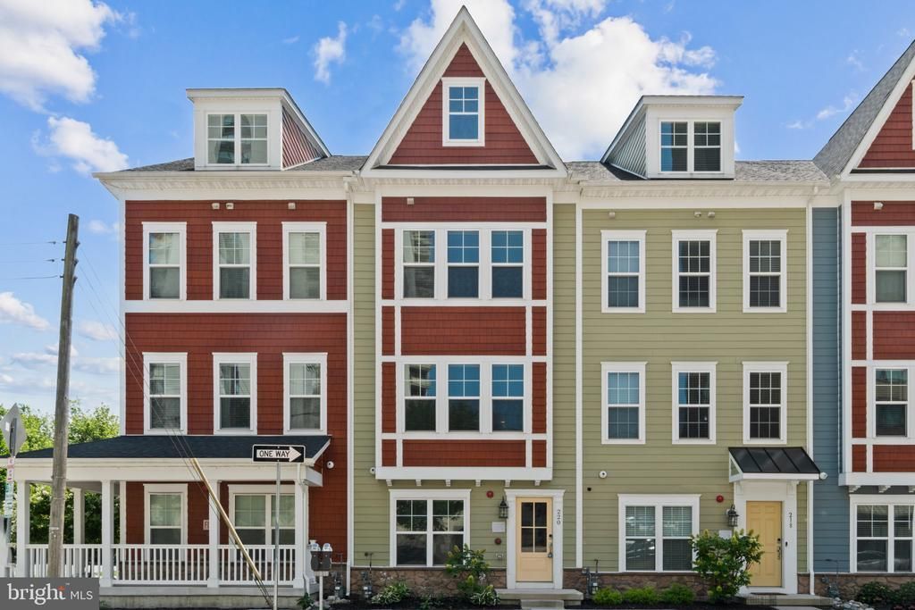 220 E PENNSYLVANIA AVENUE , TOWSON, MD 21286