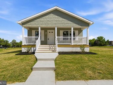 12 MARKET LANE, MARCUS HOOK, PA 19061