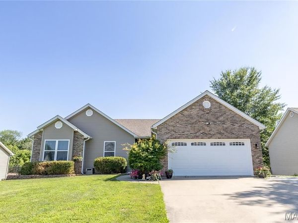 206 Pleasant Lake Court , Jackson, MO 63755