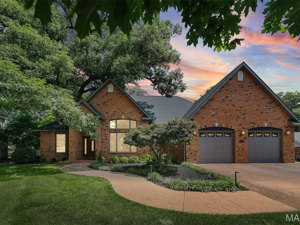 39 Country Club Place, Belleville, IL 62223