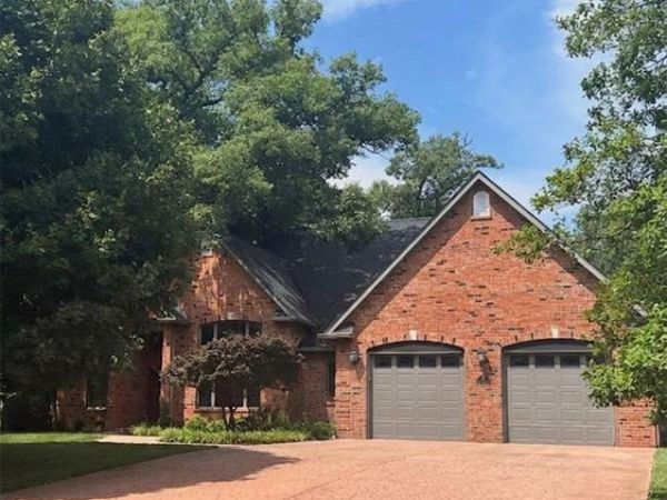 39 Country Club Place, Belleville, IL 62223