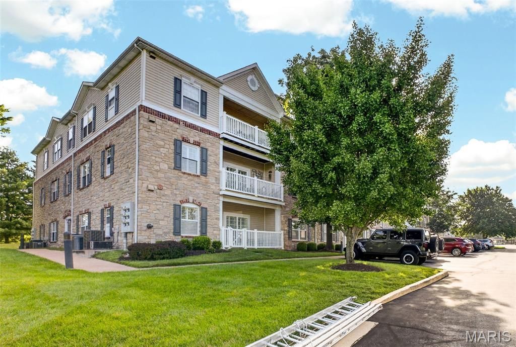 5 Monarch Trace Court, Unit 208, Chesterfield, MO 63017 Main Photo