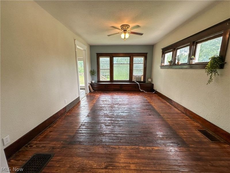545 E Market Street, Cadiz, OH 43907 Photo 10