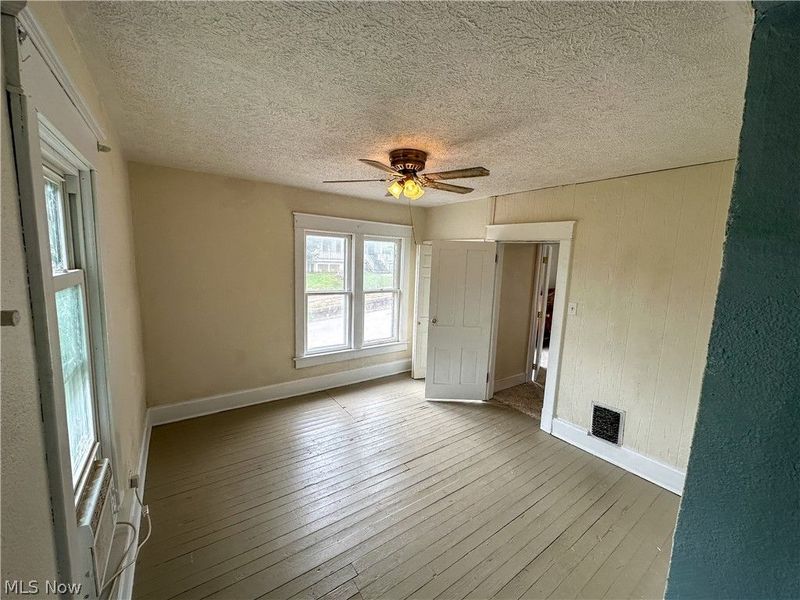 545 E Market Street, Cadiz, OH 43907 Photo 22